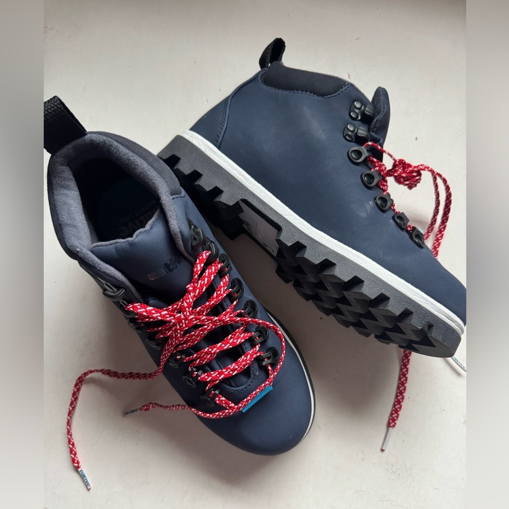 Like New Native Fitzsimmons Boots Size 6